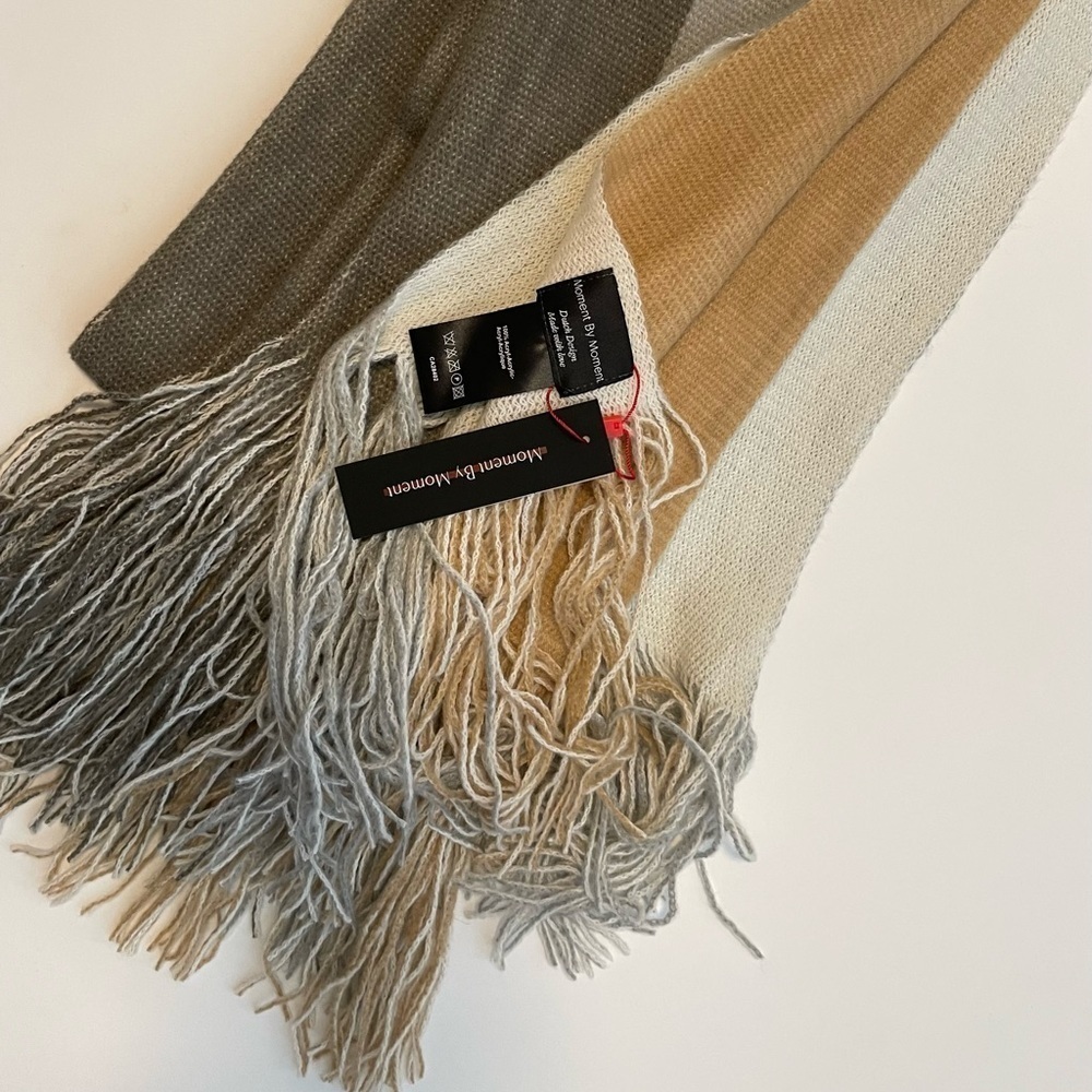 NWT Moment by Moment Scarf. Dutch Design